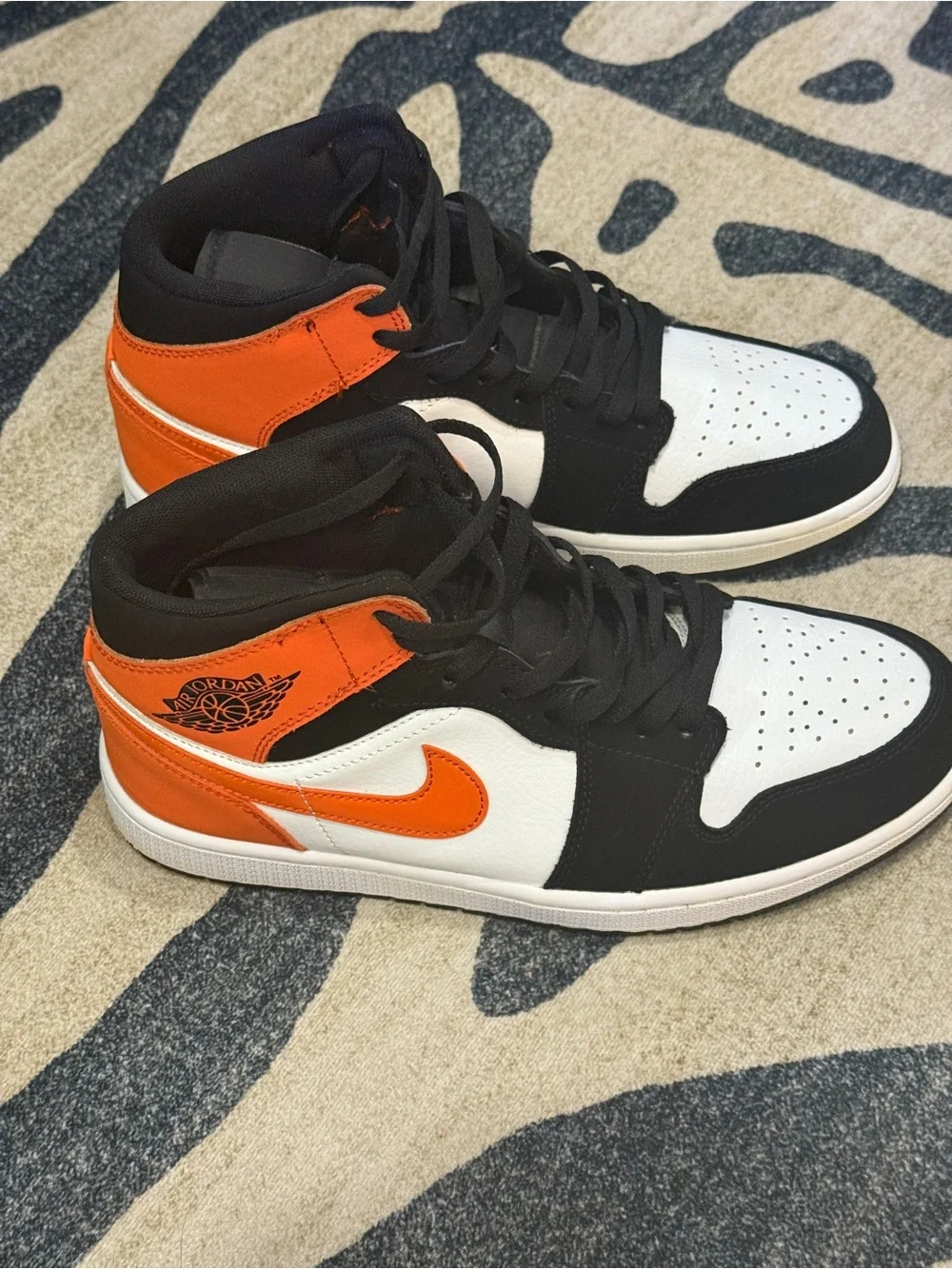 Air Jordan 1 Mid